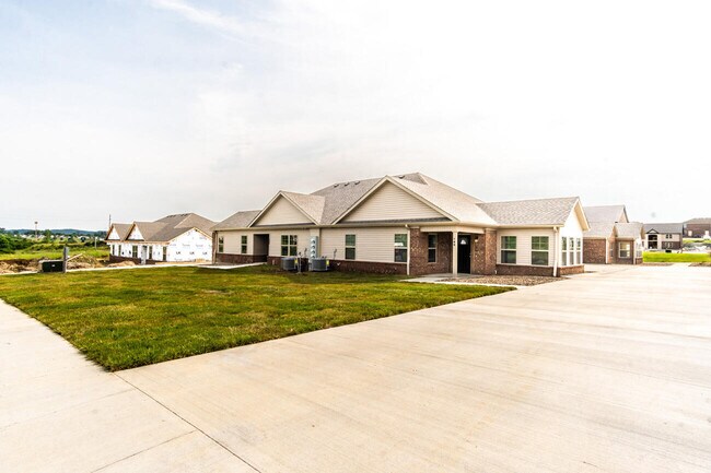 Building Photo - 166 Garden Gate Dr