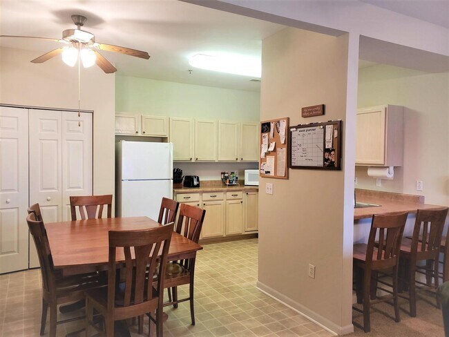 Foto del edificio - 4752 S Forest Point Blvd