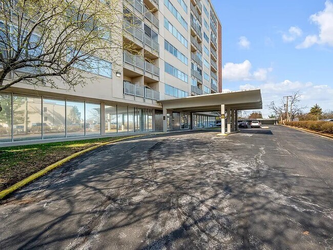 Foto del edificio - 2121 Nicholasville Rd