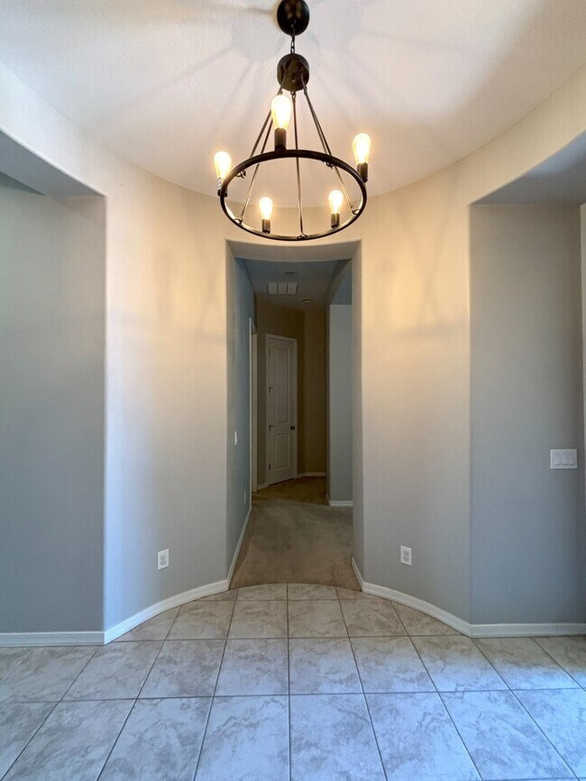 Building Photo - Gorgeous newer built single family home fe...