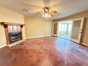 Building Photo - 1314 N Range Ave