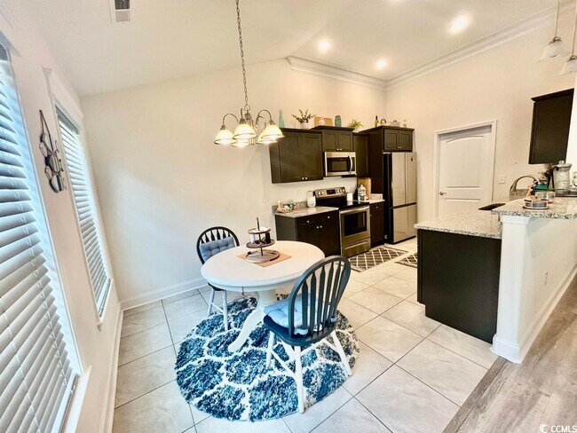 Foto del edificio - 328 Blue Rock Dr