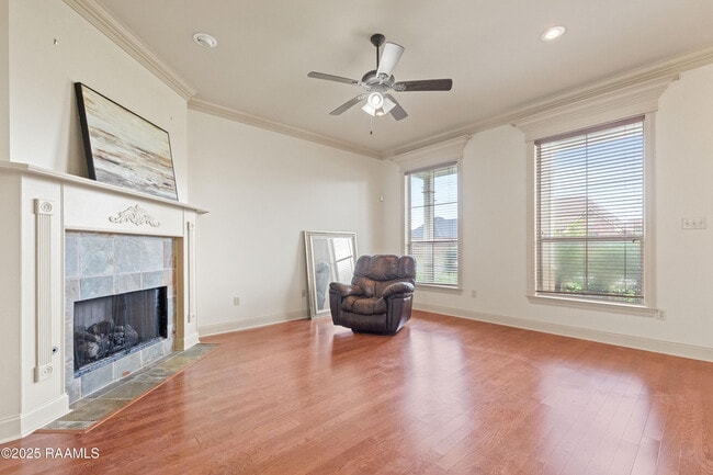 Building Photo - 126 Onyx St