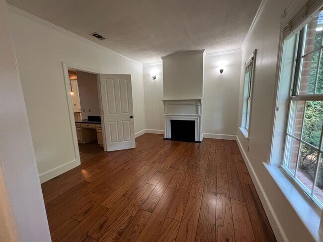 Foto del edificio - NE Acreage Home in Top School District