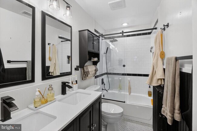 Foto del edificio - 553 24th St NE