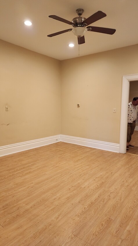 Foto principal - 4801 Sciota St