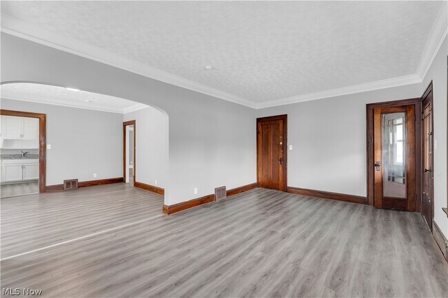 Foto del edificio - 10123 Greenview Ave