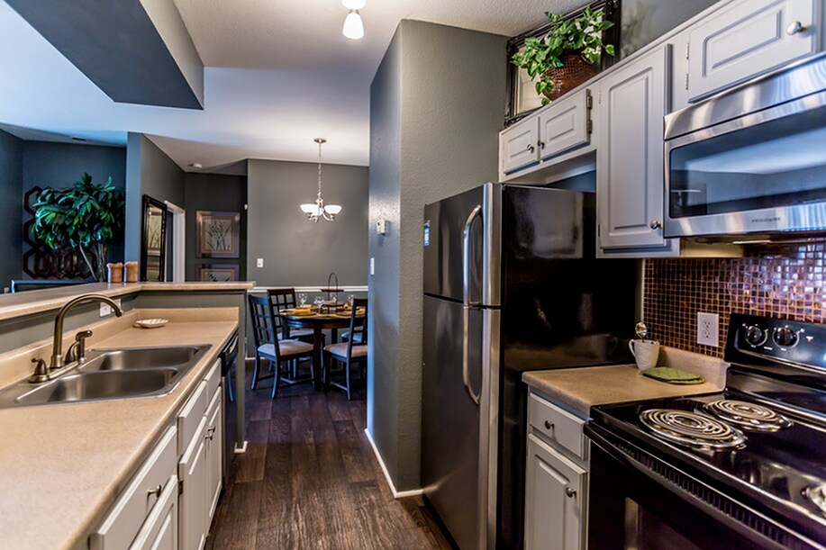 Riverwalk Apartments 2400 Riverfront Dr Little Rock, AR Apartments