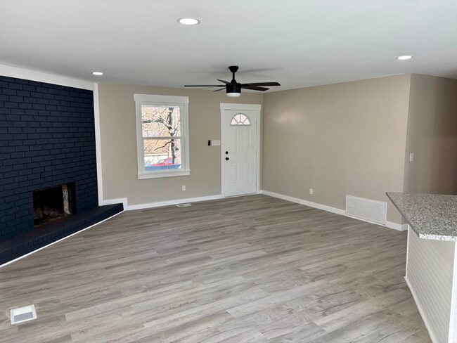 Foto del edificio - 1136 Chadford Rd