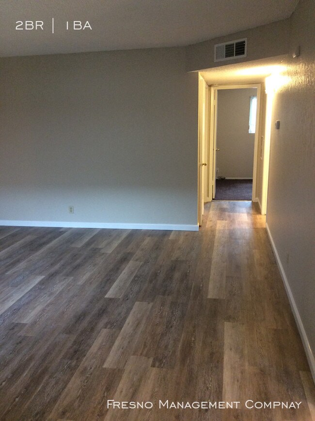 Building Photo - 187 E Cherry Ln