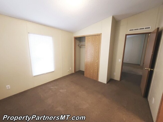 Building Photo - *** Remodeled *** 3 Bed 2 Bath Modular house