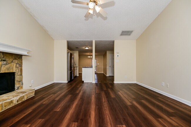 Foto del edificio - 1308 N Hampton Dr