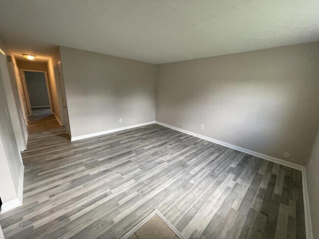 Building Photo - 7656 Drawbridge Court
