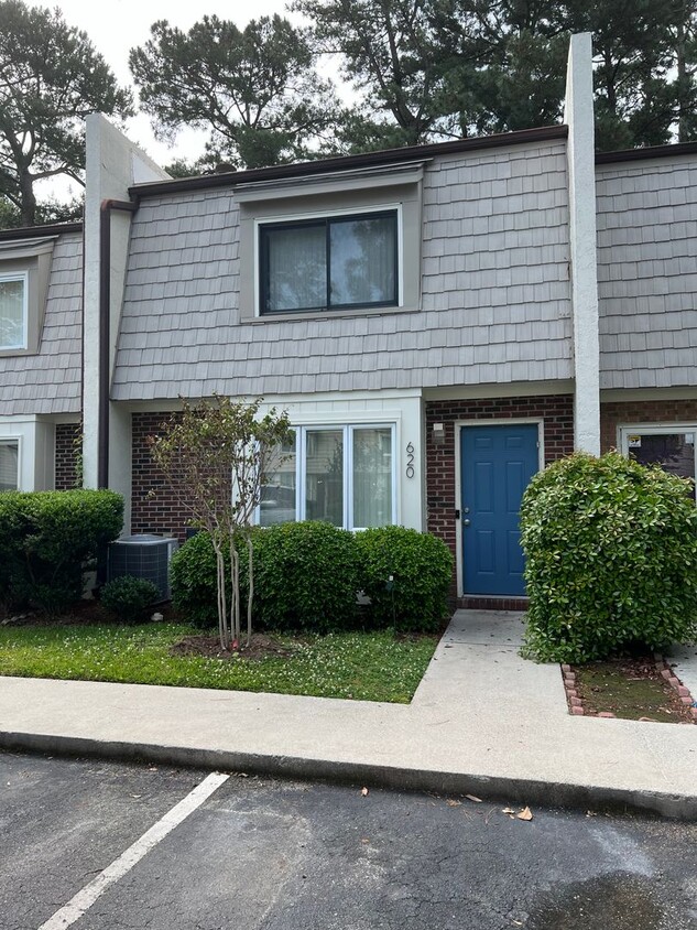 Foto principal - Colony Woods - 2 Bedroom Townhouse - Avail...