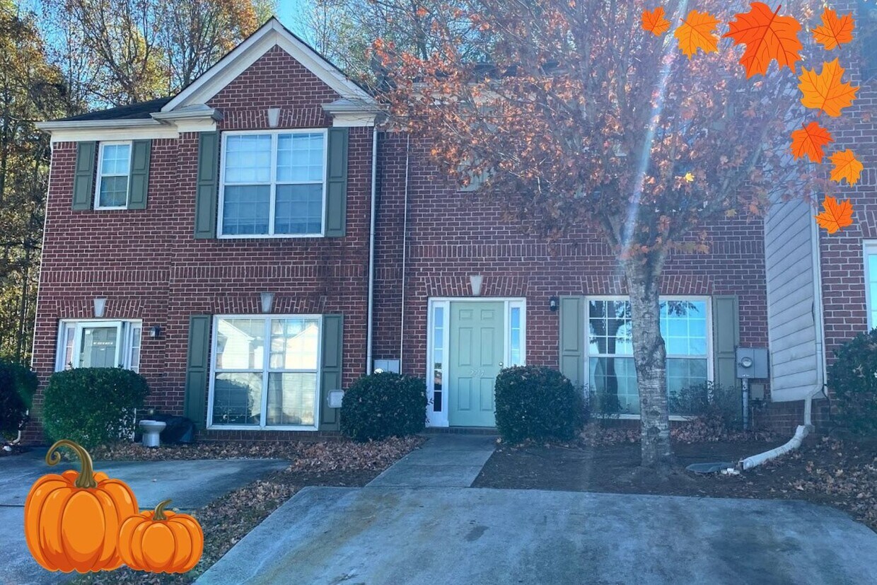 Primary Photo - Welcome to this charming brick townhome in Lithonia, GA 2br/2.5 bath Townhome!