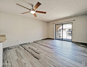 Building Photo - 3033 E Devonshire Ave