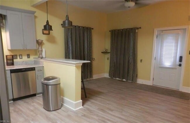 Foto del edificio - 1325 W Little Creek Rd