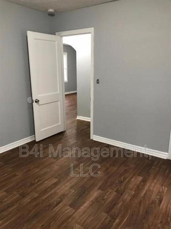 Foto del edificio - 4692 Beecher St