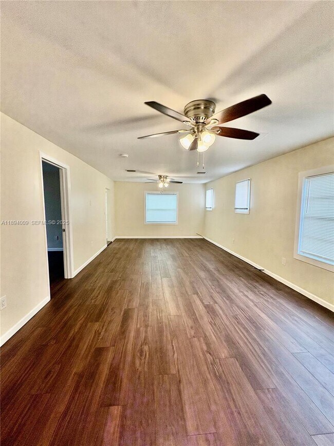 Foto del edificio - 702 50th St