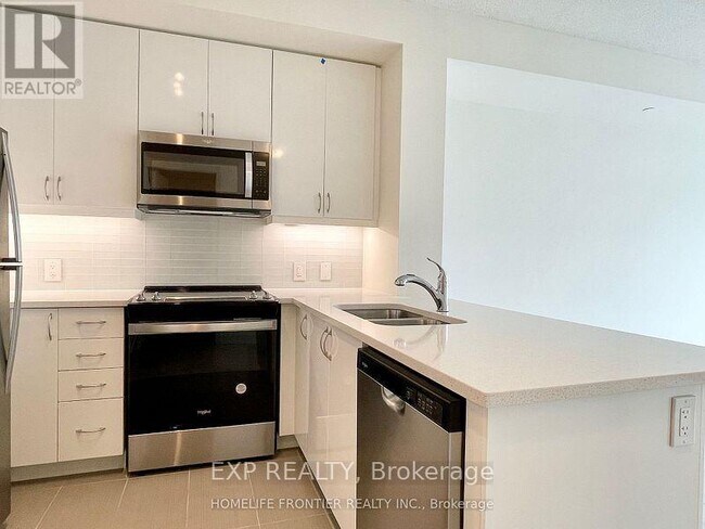 Photo du bâtiment - 4955-4955 Yonge St