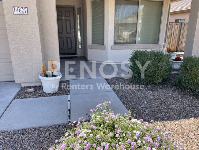 Building Photo - Your New 3 BD/2 BA Home in Surprise!