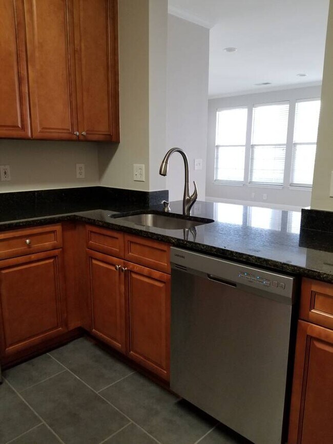 Foto del edificio - 2700 Bellforest Ct