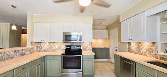 Building Photo - 253 Blackwell Villa Cove