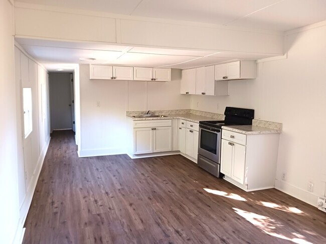 Building Photo - Renovated Three Bedroom Mobile Home for Re...