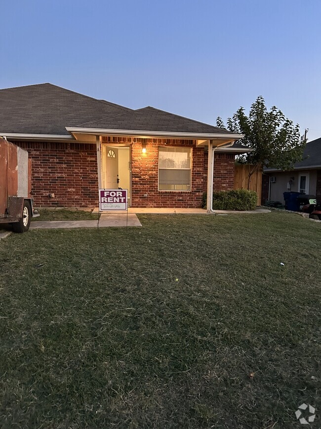 Building Photo - 1008 Turkey Creek Ct