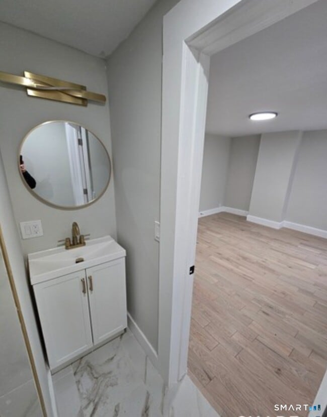 Building Photo - 80 Dickerman St