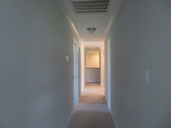 Building Photo - 4 Bd / 3.5 Ba Stateside Subdivision - Agen...