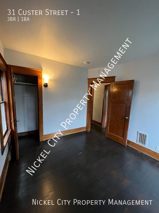Building Photo - 31 Custer St