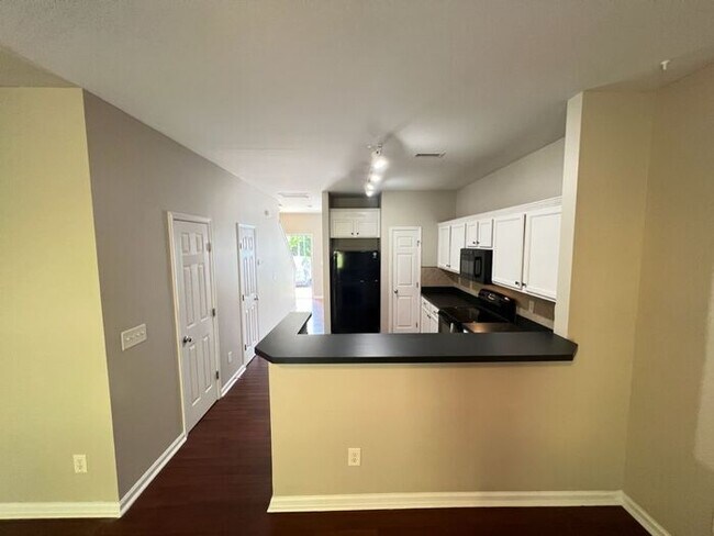 Foto del edificio - Fantastic 2 Bedroom Durham Townhouse