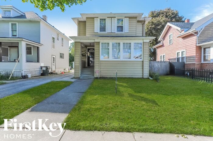 Primary Photo - 840 Hickory St