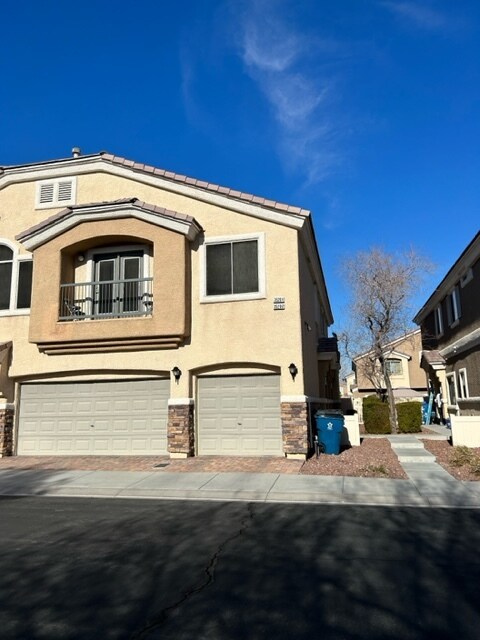 Primary Photo - 3520 Glorious Iris Pl
