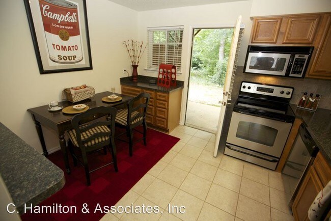 Foto del edificio - 195 Sycamore Dr