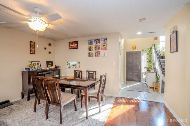 Building Photo - 58 Park Gate Dr