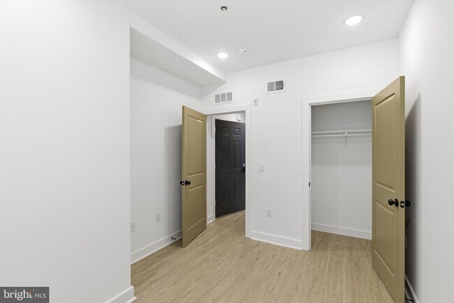 Foto del edificio - 863 N 43rd St