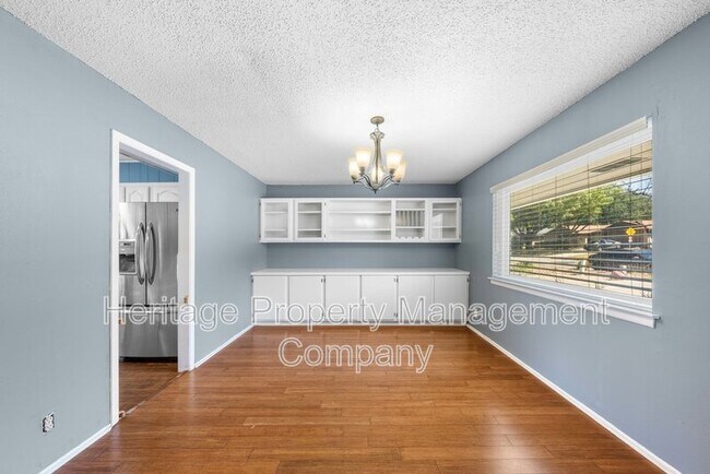 Foto del edificio - 7015 Forest Pine St