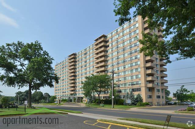 Cooper River Plaza Apartments Pennsauken, NJ