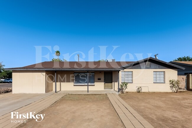 Building Photo - 5702 N 19th Dr