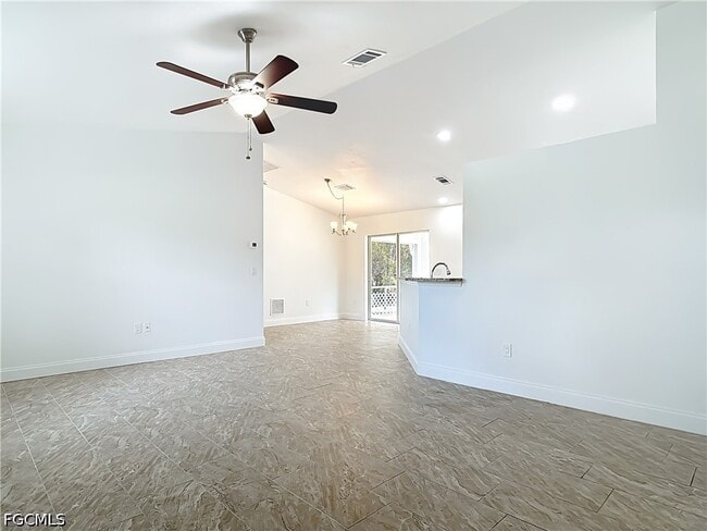 Building Photo - 18522 Robinson Ave