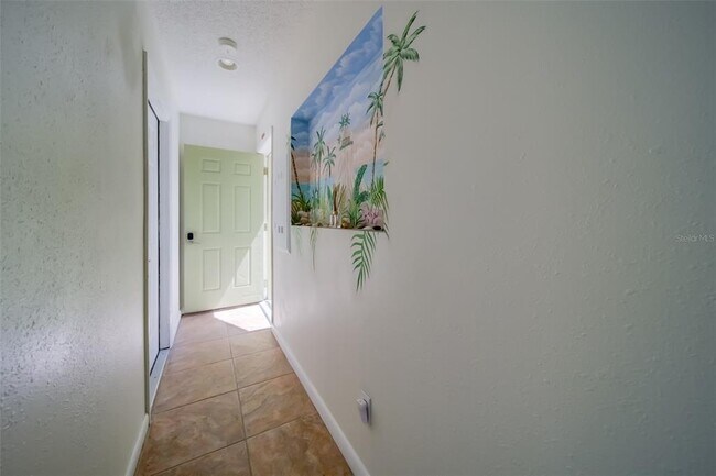 Foto del edificio - 18111 1st St E