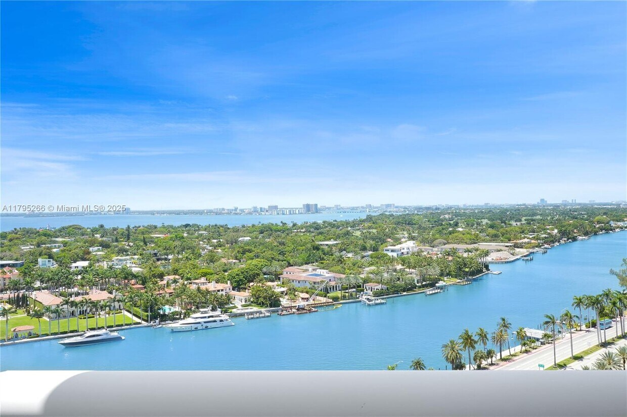 Primary Photo - 4775 Collins Ave