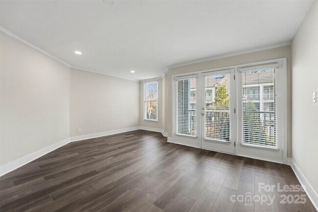 Foto del edificio - 300 S Cedar St