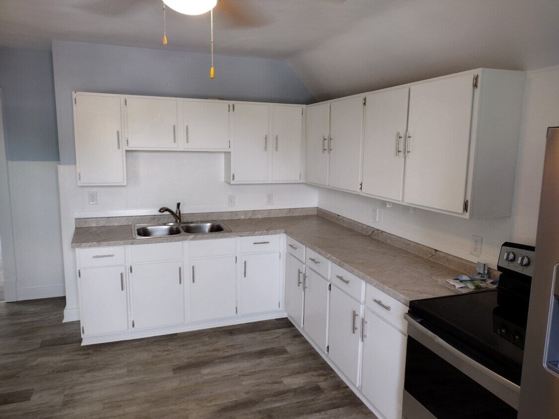 8240 W Cold Spring Rd, Greenfield, WI 53220 House Rental in