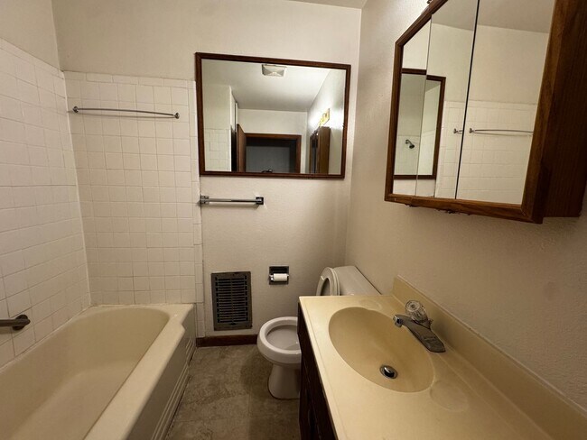 Foto del edificio - Near UNM. 3 Bedroom 2 bath