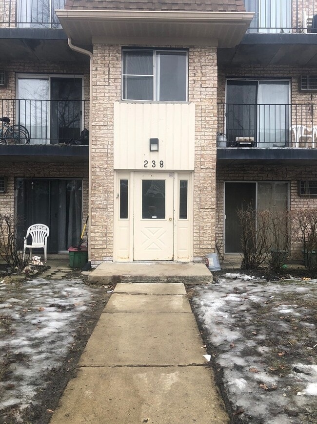 Building Photo - 238 Shorewood Dr