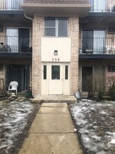 Building Photo - 238 Shorewood Dr