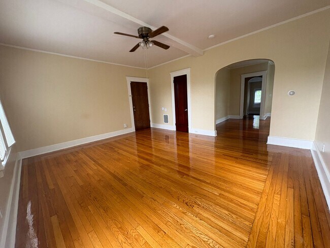 Foto del edificio - 1260 Whalley Ave